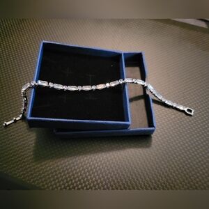 BEAUTIFUL tennis bracelet